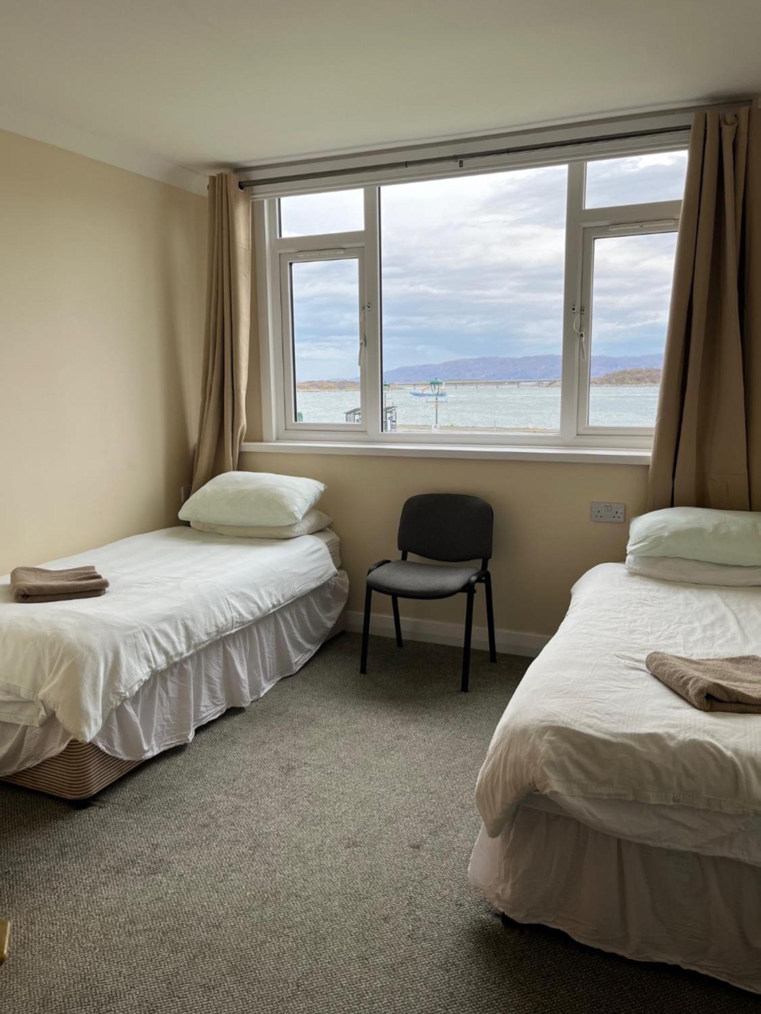Saucy Mary'S Hostel Kyleakin Buitenkant foto