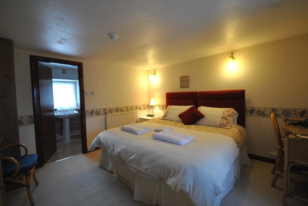 Saucy Mary'S Hostel Kyleakin Buitenkant foto